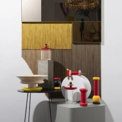 Alessi Centre De Table Sottsass, Jaune -Intérieure Décoration Magasin 18 Alessi groupage Twergi e Sottsass 2000x2000