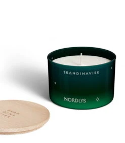 Skandinavisk Bougie Parfumée Avec Couvercle, NORDLYS, 90 g 11 Skandinavisk Bougie Parfumée Avec Couvercle, NORDLYS, 90 g -Intérieure Décoration Magasin 20119 3 NORDLYS CANDLE 90G