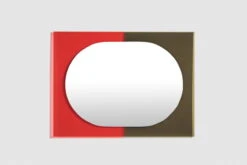 Petite Friture Miroir Wander, 67 x 90 cm, Vermillon - Kaki 10 Petite Friture Miroir Wander, 67 x 90 cm, Vermillon - Kaki -Intérieure Décoration Magasin 2022 09 21 PETITE FRITURE PACKSHOT 43 D0810202 WANDER mirror67x90 VermillonKaki 2 017