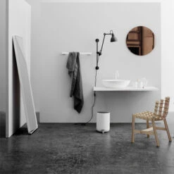 MENU Miroir Pleine Longueur Norm, Noir 8 MENU Miroir Pleine Longueur Norm, Noir -Intérieure Décoration Magasin 439Menu iso