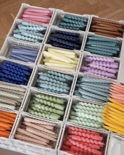 HAY Bougies Spiral, Lot De 6, Bleu - rose Foncé - dark Peach -Intérieure Décoration Magasin Candle Spiral Candle Twist Candle Conical 01