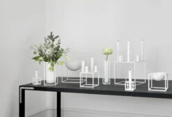 By Lassen Chandelier Kubus 4, Blanc 12 By Lassen Chandelier Kubus 4, Blanc -Intérieure Décoration Magasin IMGL1872