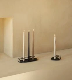 MENU Bougeoir Clip, Noir -Intérieure Décoration Magasin MENU Clip Candle Holder Spire Smooth Tapered Candle 2 1