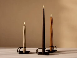 MENU Bougeoir Clip, Noir -Intérieure Décoration Magasin MENU Clip Candle Holder Spire Smooth Tapered Candle Twist Tapered Candle