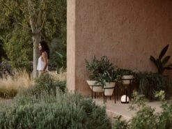 MENU Jardinière Daiza, 65 x 25 cm, Ivoire 13 MENU Jardinière Daiza, 65 x 25 cm, Ivoire -Intérieure Décoration Magasin MENU LS Daiza Planter Carry Table Lamp Portable