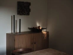 MENU Vase Stance, 40 cm, Laiton Bronze 11 MENU Vase Stance, 40 cm, Laiton Bronze -Intérieure Décoration Magasin MENU Stance Vase Relev Platter 2