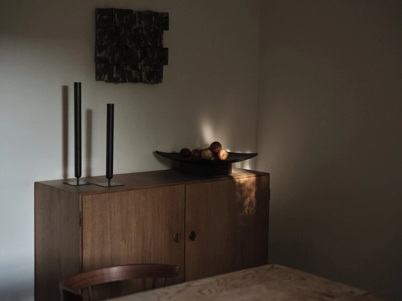 MENU Vase Stance, 40 cm, Laiton Bronze 6 MENU Vase Stance, 40 cm, Laiton Bronze – Image 4