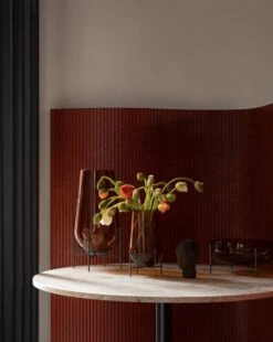 MENU Coupe Échasse, Ambre 12 MENU Coupe Échasse, Ambre -Intérieure Décoration Magasin MEN chasse Column Table