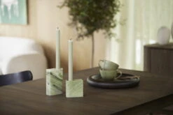 Northern Porte-bougie Monolith, Modèle Bas, Marbre Vert Mélangé 10 Northern Porte-bougie Monolith, Modèle Bas, Marbre Vert Mélangé -Intérieure Décoration Magasin Monolith green marble pair landscape Northern ph Chris Tonnesen High res