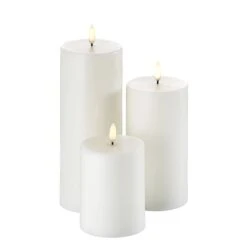 Uyuni Lighting Bougie Pilier LED, 7,8 x 10 cm, Nordic White 10 Uyuni Lighting Bougie Pilier LED, 7,8 x 10 cm, Nordic White -Intérieure Décoration Magasin UYUNI Lighting ul pi nw78015 LED pillar candle 210 deco 1