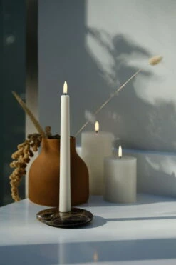 Uyuni Lighting Bougie Conique LED, 2 pièces, Vanille -Intérieure Décoration Magasin Vanilla taper Vanilla pillar candles large