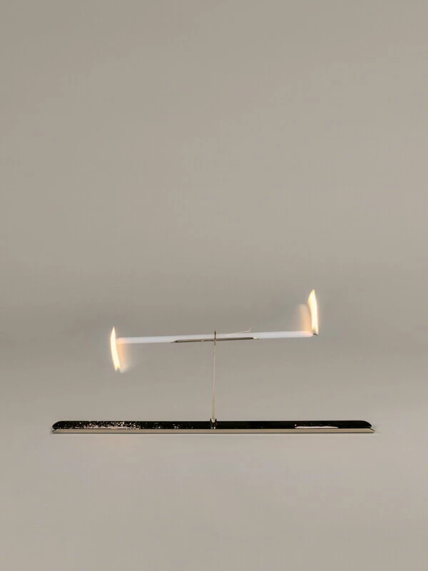 Santa & Cole Porte-bougie Vita Balanza Avec 5 bougies, Doré 8 Santa & Cole Porte-bougie Vita Balanza Avec 5 bougies, Doré – Image 6