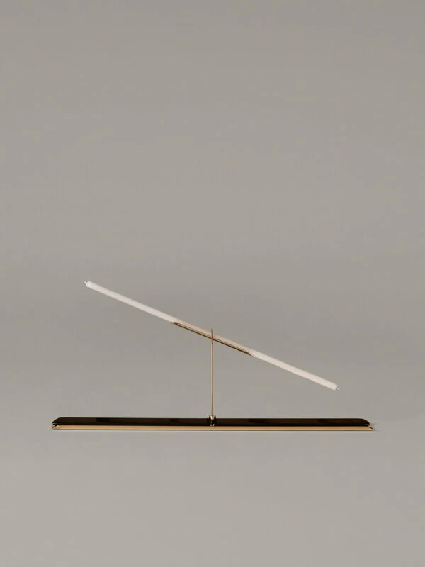 Santa & Cole Porte-bougie Vita Balanza Avec 5 bougies, Doré 7 Santa & Cole Porte-bougie Vita Balanza Avec 5 bougies, Doré – Image 5